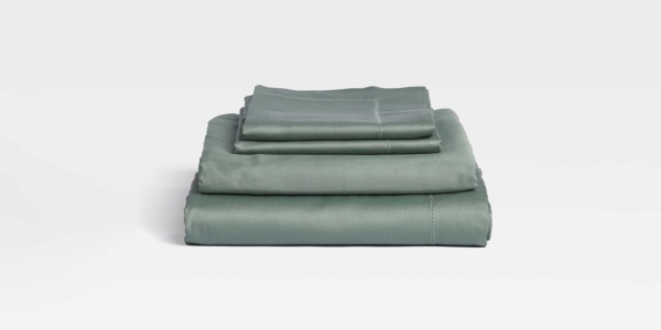 Sateen Cotton: What it is and why it belongs in the bedroom
