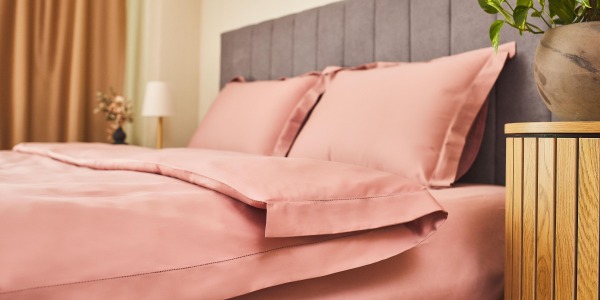 La biancheria da letto in raso di cotone, parte del tuo rituale serale